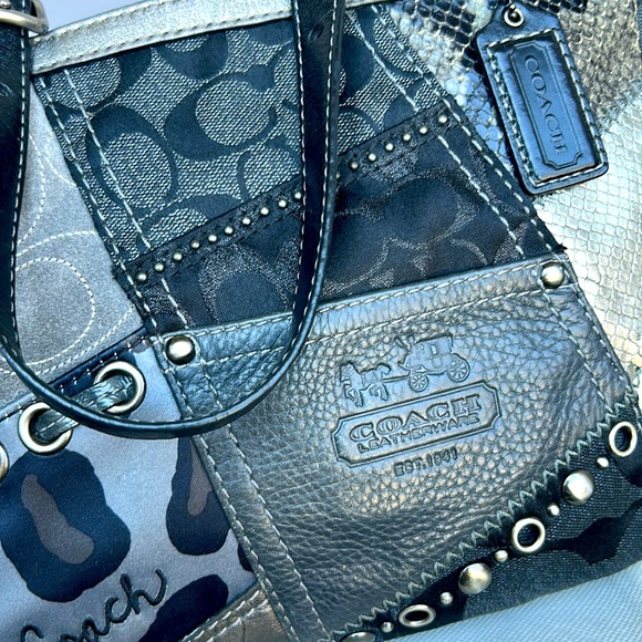 🎁LAST DROP!!!!! TODAY ONLY⭐️Coach Patchwork Signature Tote Mixed Fabric Metallic - Picture 2 of 13